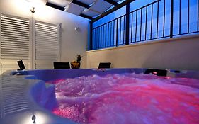 Jacuzzi Apartment Minnie
